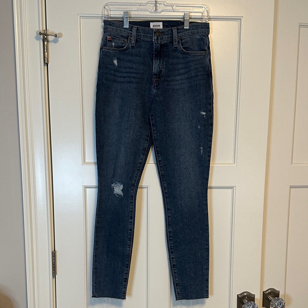 NWT. Hudson “Blair” Medium Blue Skinny Distressed Jeans. Size 26.